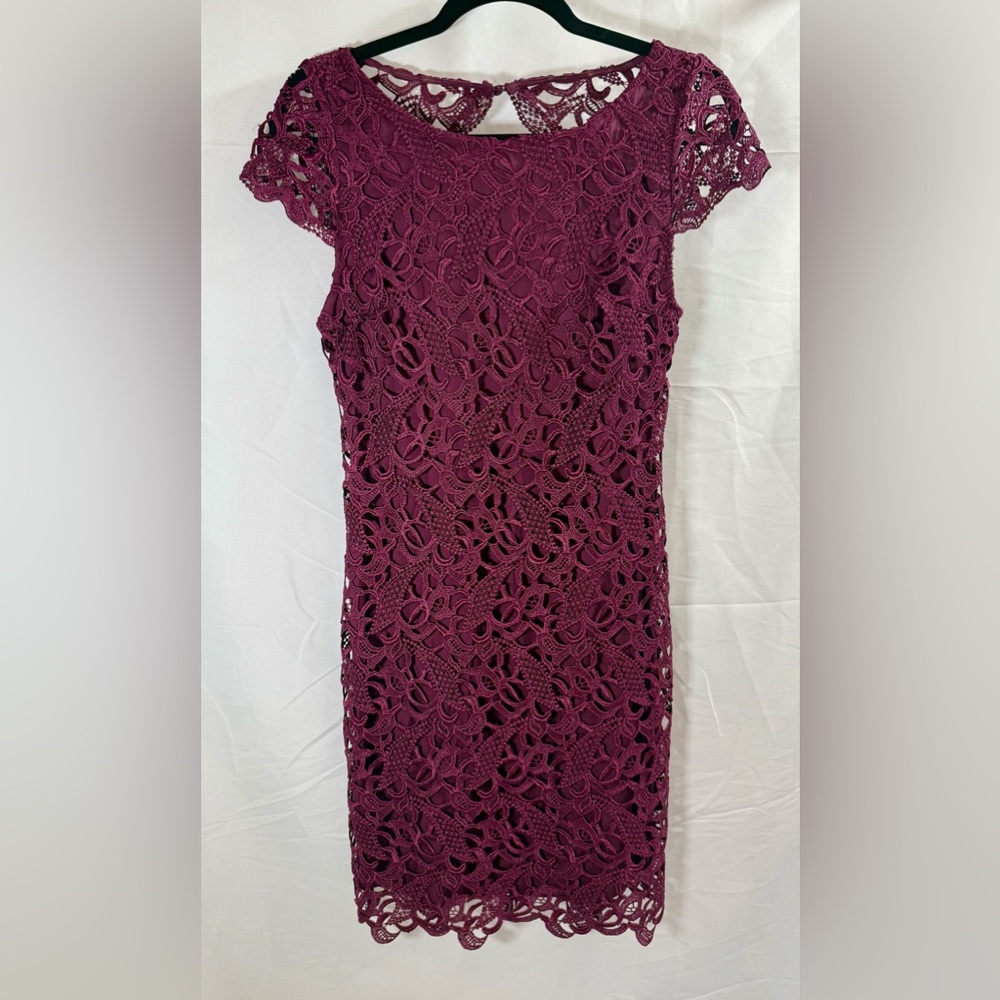 Alice and Olivia maroon Lace cap sleeve Dress XS/S Open Back party-read below